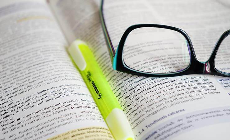 İngilizce öğrenmek için kitap okumak neden önemlidir?.